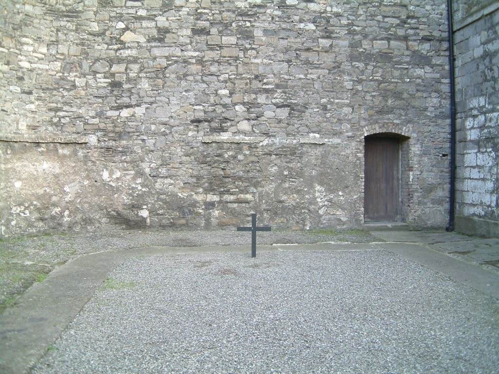 The stone-walled yard at Kilmainham Gaol