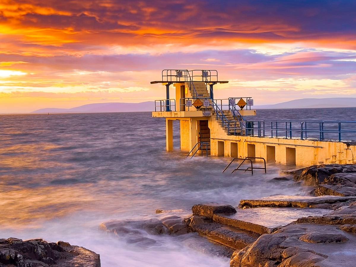 Blackrock Diving Tower at sunrise in January 2025