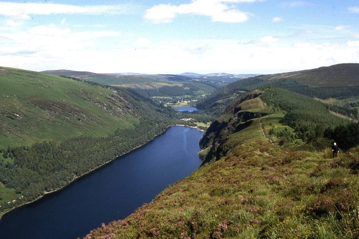 Looking east along the Spinc above Glendalough Upper Lake