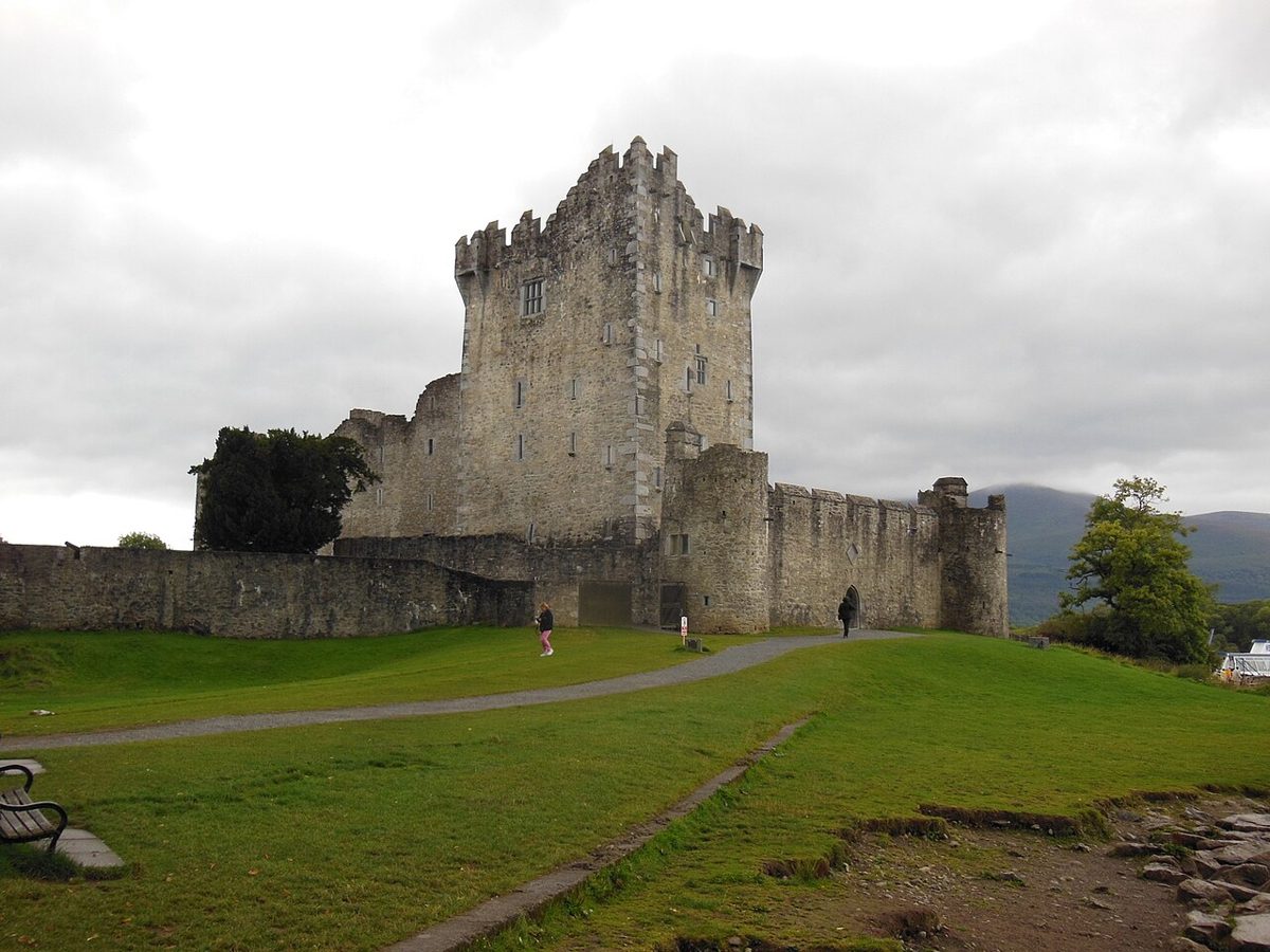 Ross Castle exterior and lawn