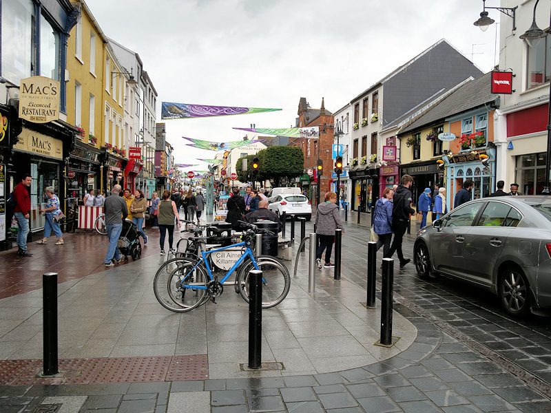 Pedestrians on High Street in Killarney