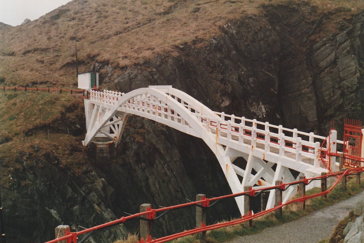 The old Mizen Head bridge in February 1987