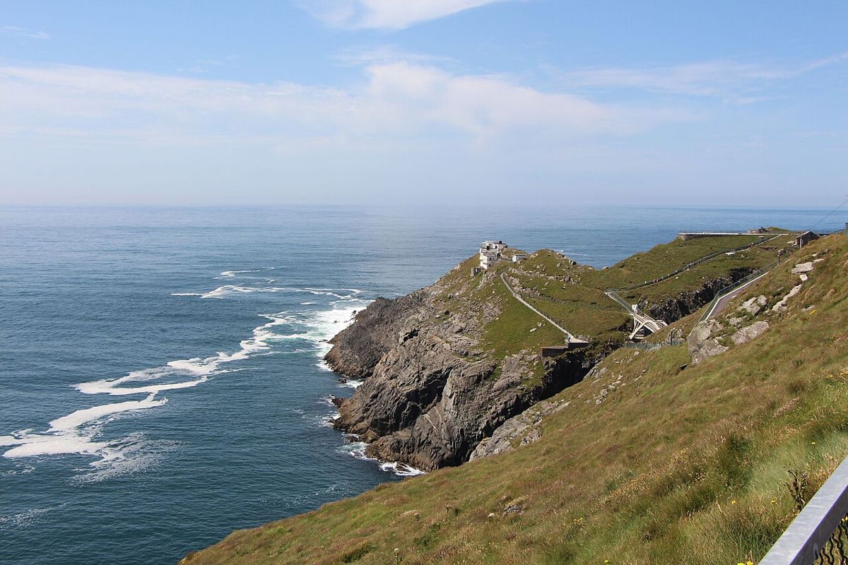 Mizen Head’s coastal paths and signal-station buildings