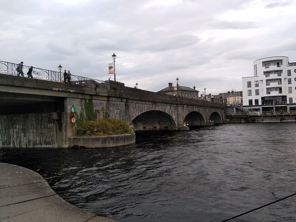 Athlone bridge over the River Shannon