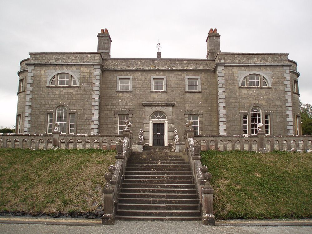 The frontage and steps of Belvedere House