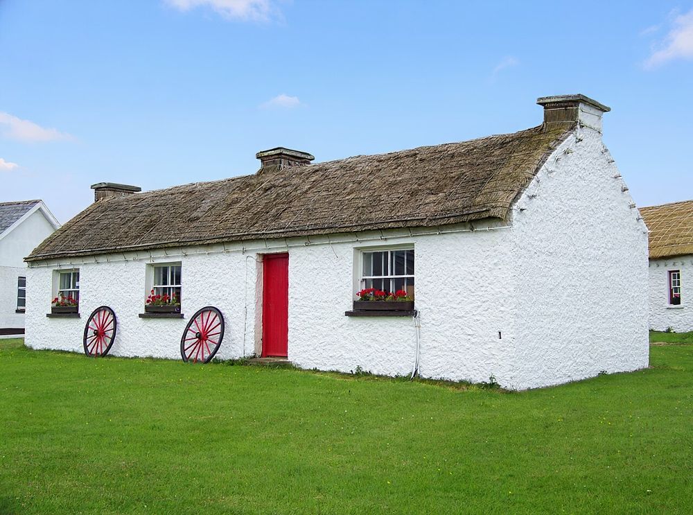 Thatched cottages at Glencolmcille Folk Village