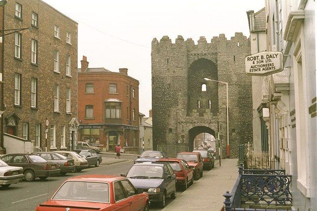 St Laurence’s Gate in Drogheda’s streetscape