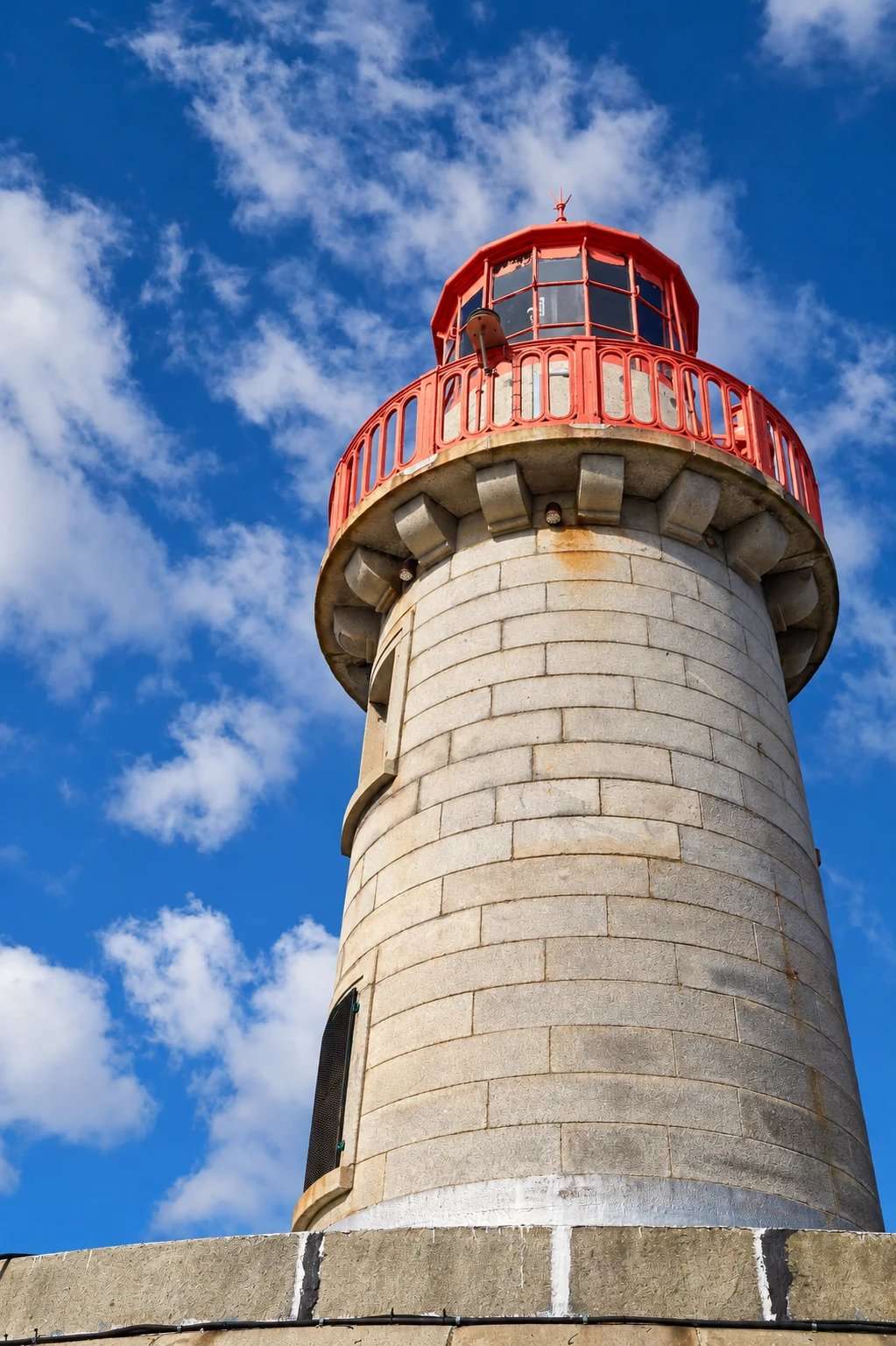 AI illustration of Dún Laoghaire’s East Pier lighthouse, based on a 2014 photograph