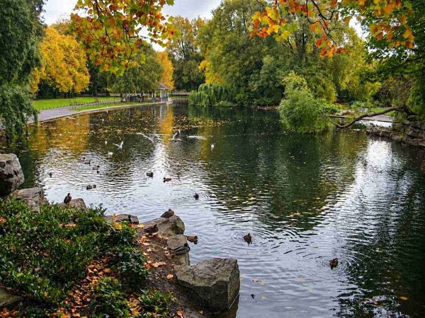 AI illustration of St Stephen's Green Park Loop based on a credited source photograph