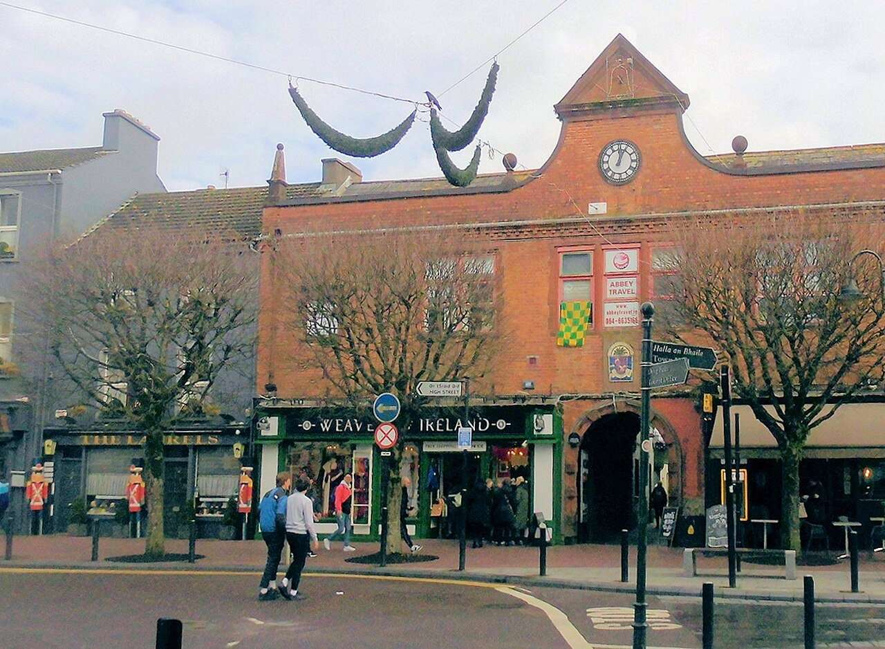 High Street and the former town hall in Killarney