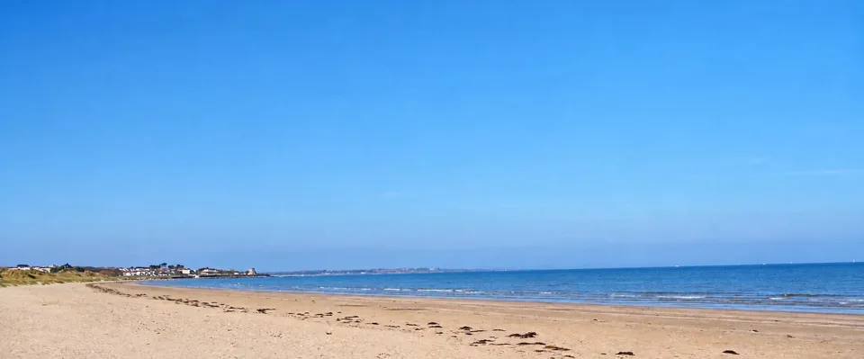 AI illustration of Portmarnock Velvet Strand based on a credited source photograph