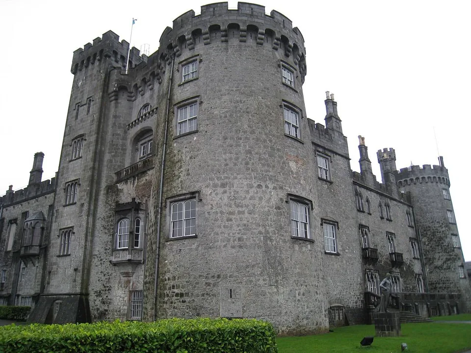 Kilkenny Castle seen from its grounds